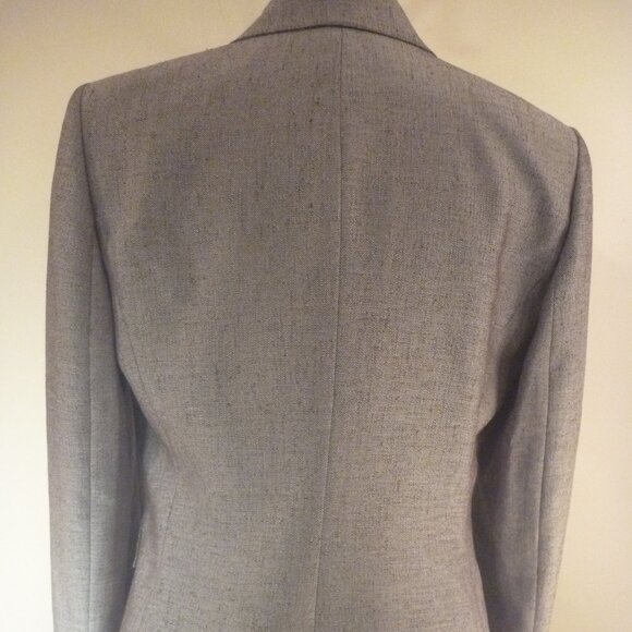 New Le Suit Skirt Set Size 8 Ruffle Pleated Hem Tan Beige Lapel Scarf 3-Piece - Picture 14 of 15